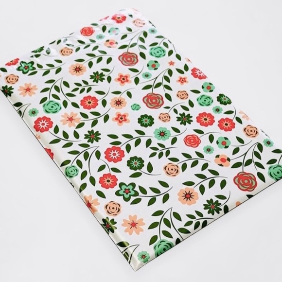 Shipping Kit. Mixed size poly mailers and coordinating shipping stickers. - Picture 3 of 8